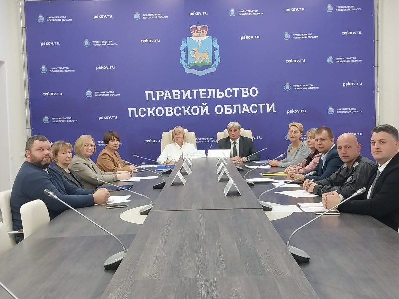 Рабочее совещание в Правительстве Псковской области по вопросам  предполагаемой расчистки  ряда водоемов «Национального парка «Себежский»